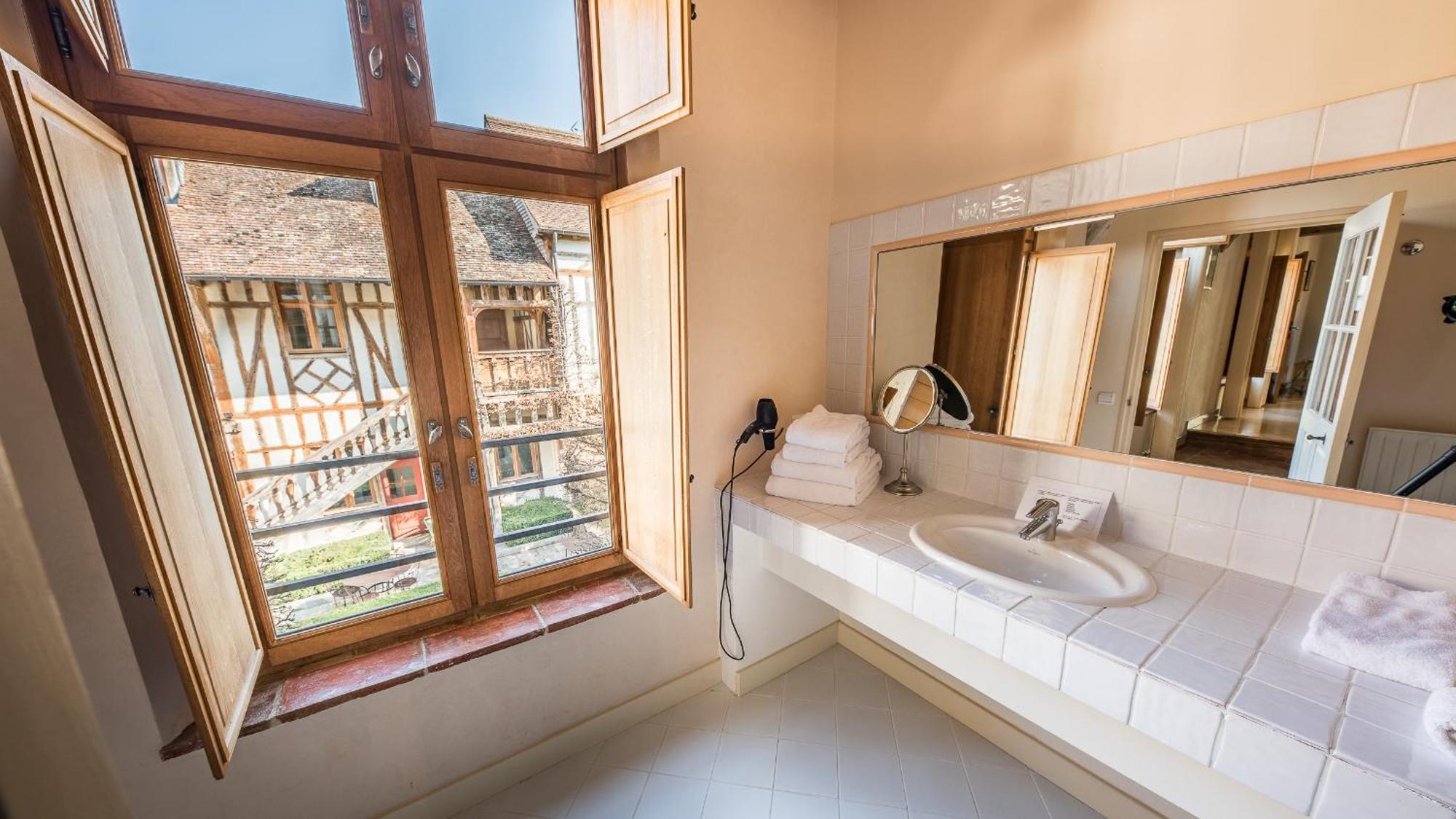 La Maison De Rhodes Hotel & Spa Troyes Esterno foto